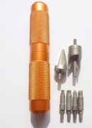 Przyrząd do obróbki łusek do elaboracji 