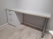 Solidne biurko z 3 szufladami 