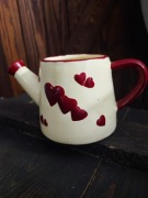 Ceramiczna konewka w serduszka Vintage sielskie wiejskie klimaty