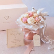Flower box prezent ślub rocznica elegancki bukiet świece sojowe