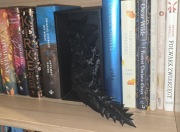 Ogon Smoka Book Nook Dragon Tail podpórka książek 