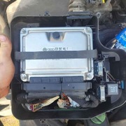 Komputer silnika 2.5tdi V6 BDG 