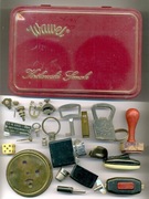 "Wawel - pełne blaszane pudełko różnych klamotów, bibelotów z PRL-u.