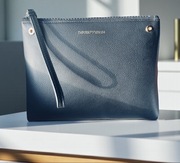 EMPORIO ARMANI DUŻA KOSMETYCZKA Z ZAWIESZKĄ BRELOCZEK CZARNA 