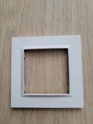 Simon 10 ramka pojedyncza białą