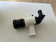 Szukacz Sky-Watcher 9x50 z nasadką kątową prosty 90 (czarny)