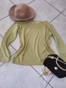 Moda Italy włoski sweter sweterek bluzka  modny kobiecy dekolt serek 
