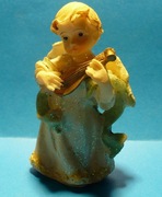 figurka ceramiczna - Aniołek muzykant 