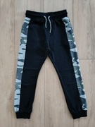 Spodnie długie dresowe moro 122/128