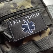 Naszywka "I fix stupid" (Naprawiam głupich) na rzep/velcro 