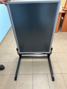 STOJAK REKLAMOWY POTYKACZ  DWUSTRONNY NA SPRĘŻYNACH 70x100