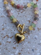 Naszyjnik Serce w pastelowych odcieniach wykonany ze szklanych koralików 