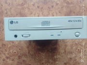 Nagrywarka LG GCE-8400B IDE CD-RW 40x12x40x niesprawna wysuwa tackę