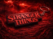Brelok STRANGER THINGS | Czerwony logo | Gadżet dla fana serialu | Prezent