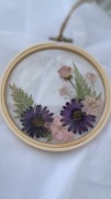 Handmade witraż okrągły z żywicy I roślin unikat