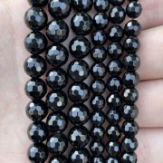 NATURALNY AGAT czarny, koraliki, kulka fasetow., 9,5 mm.,sznurek 18.5cm.