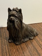 Śliczna figurka jak z brązu pies piesek 