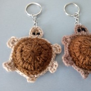 Breloczek -żółw 3d - odcienie brązu i beż -