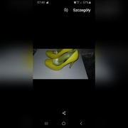 Szpilki neonowe na platformie 