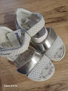 Sandały srebrne nowe Primigi 25