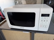 Mikrofalówka, kuchenka mikrofalowa Samsung ME733K