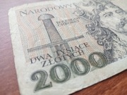  banknot PRL 2000 zł i 50 zł oraz wydruk ilustracji 2 x antyrama A4 dodatki