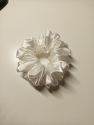 Satynowa gumka scrunchie ecru 