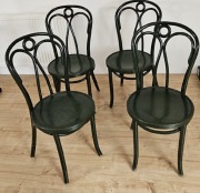 4 gięte krzesła drewniane