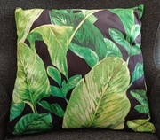 Welurowa poduszka w liście, wym. 45 x 45 cm