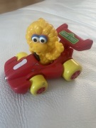 Figurka w samochodziku Wielki Ptak Sesame Street