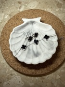 Podstawka dekoracyjna z gipsu polimerowego