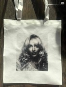 Torebka torba tote bag materiał non woven Sabrina Carpenter 