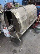 Rożen,grill,rożno pieczony prosiak dzik