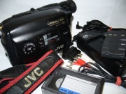 JVC GR-AX 200EG - zgraj stare kasety VHS-c, stan BDB, Japan, komplet
