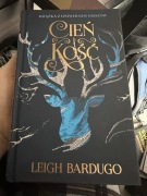 Cień i kość Leigh Bardugo