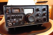 YAESU FT - 221R .