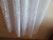 Biała firanka ze wzorem i delikatną górą 183x223 m