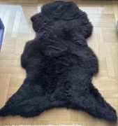 Skóra owcza L – czarne runo, gęste i miękkie włosie