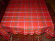 Obrus czerwony w kratę kwadrat 135 cm x 133 cm