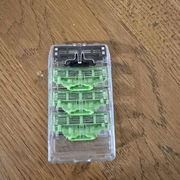 Nowe 4 ostrza do maszynki Gillette Mach3 - 3 Sensitive i 1 standardowa