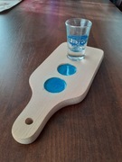 Prezent na 18-tke.Deska na kieliszki do podawania shotów. 