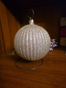 Stara duża bombka srebrna z brokatem PRL ze stojakiem