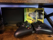 Konsola Xbox Series X 1 TB, dwa pady, ładowarka, Cyberpunk 2077