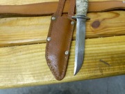 Finka Ciekawy nóż z pochwą i paskiem harcerskim