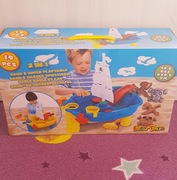 stolik do zabawy w piasku i wodzie w kształcie statku pirackiego