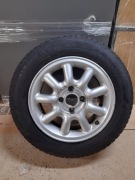 Posiadam do sprzedania 4 felgi aluminiowe