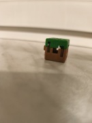 Figurka BLOK TRAWY Minecraft Kinder Joy VC336