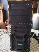 Procesor z monitorem i klawiatury 