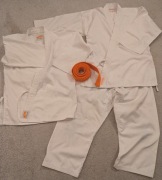 Zestaw Karate: Karatega (2x bluza + spodnie) rozm 140+ Pas + Napięstniki XS