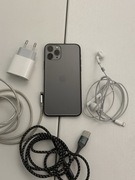 iPhone 11 Pro + słuchawki i ładowarka